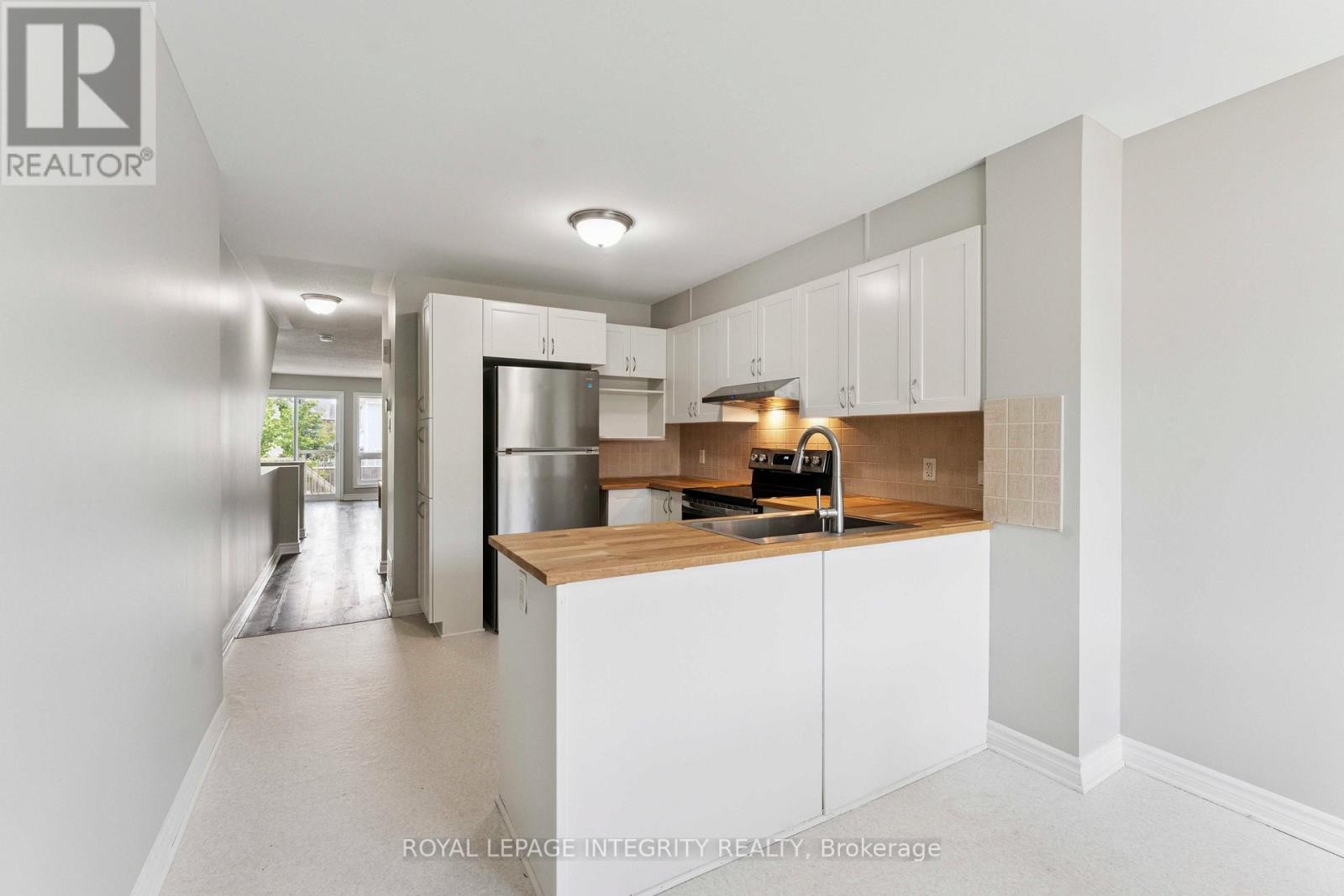 












A - 616 CHAPMAN MILLS DRIVE

,
Ottawa,




Ontario
K2J0V4

