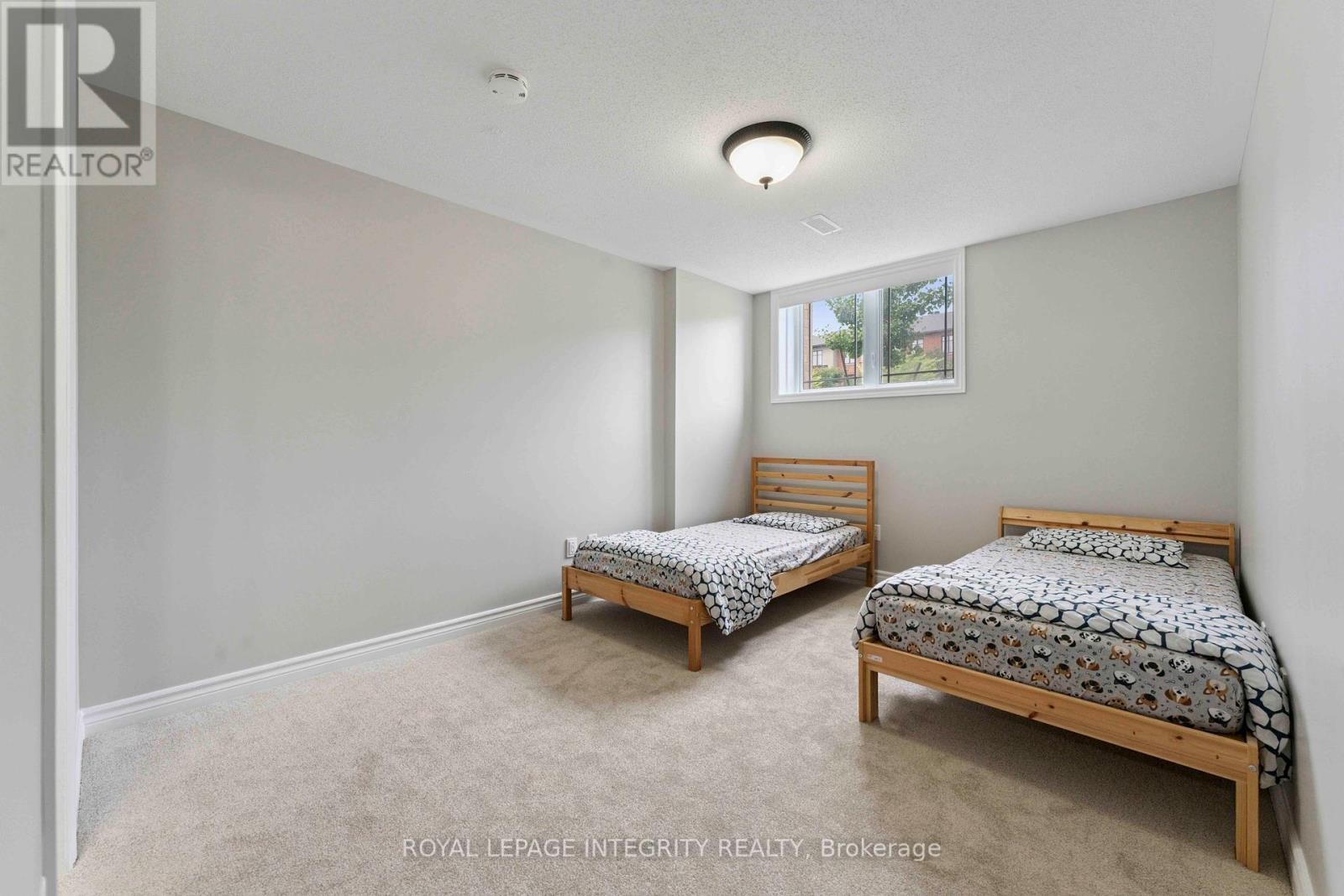 












A - 616 CHAPMAN MILLS DRIVE

,
Ottawa,




Ontario
K2J0V4

