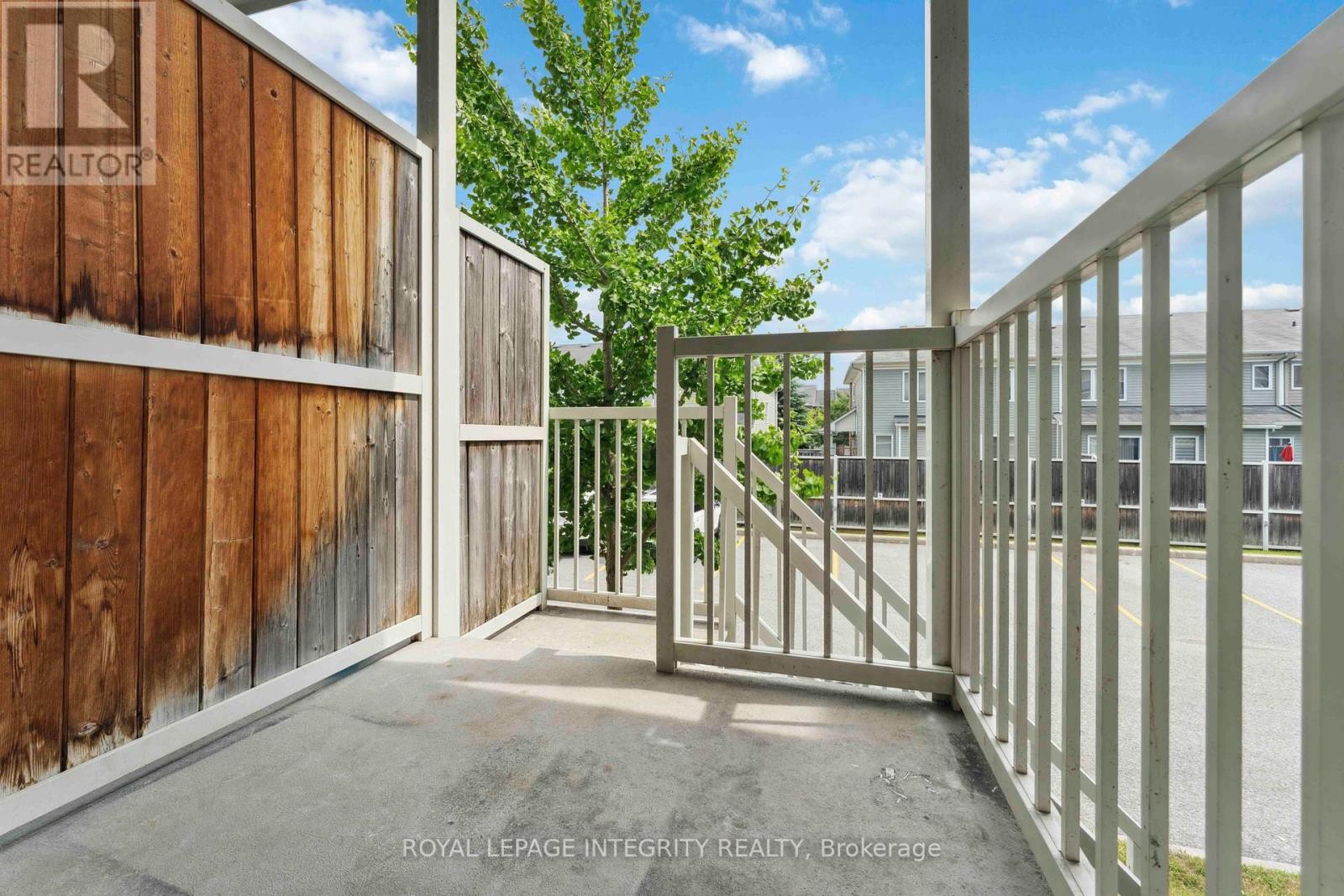 












A - 616 CHAPMAN MILLS DRIVE

,
Ottawa,




Ontario
K2J0V4

