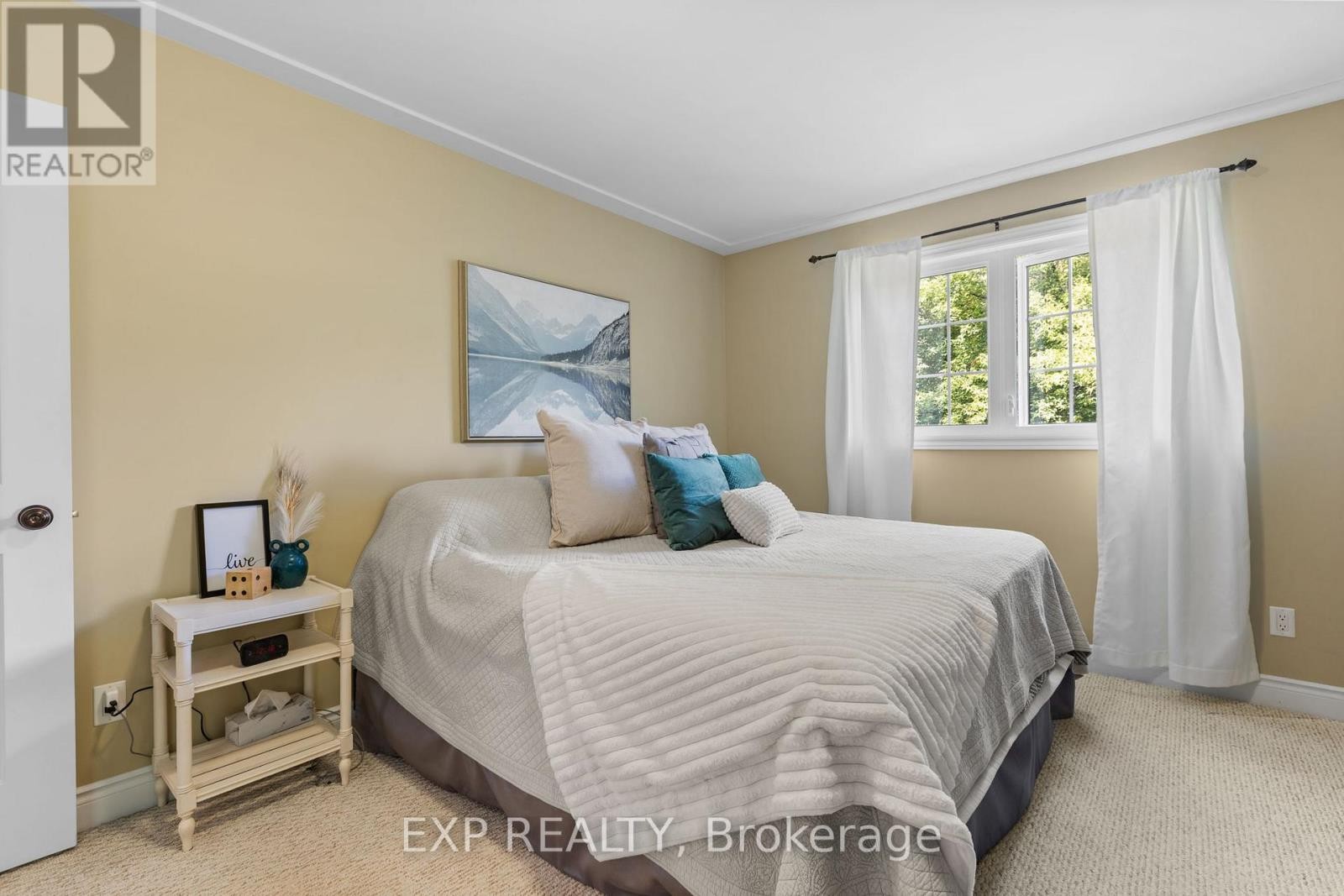 












8325 ALBERT BOUWERS CIRCLE

,
Ottawa,




Ontario
K0A2P0

