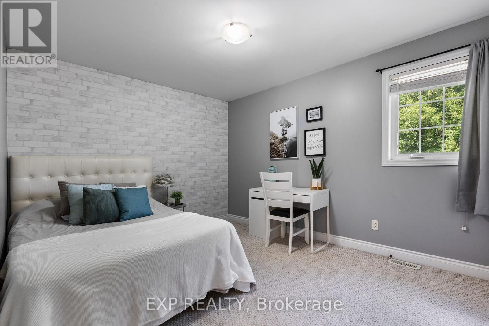












8325 ALBERT BOUWERS CIRCLE

,
Ottawa,




Ontario
K0A2P0

