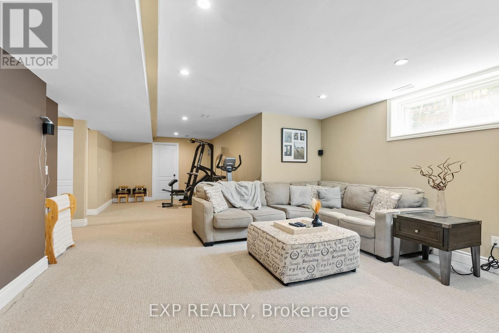 












8325 ALBERT BOUWERS CIRCLE

,
Ottawa,




Ontario
K0A2P0

