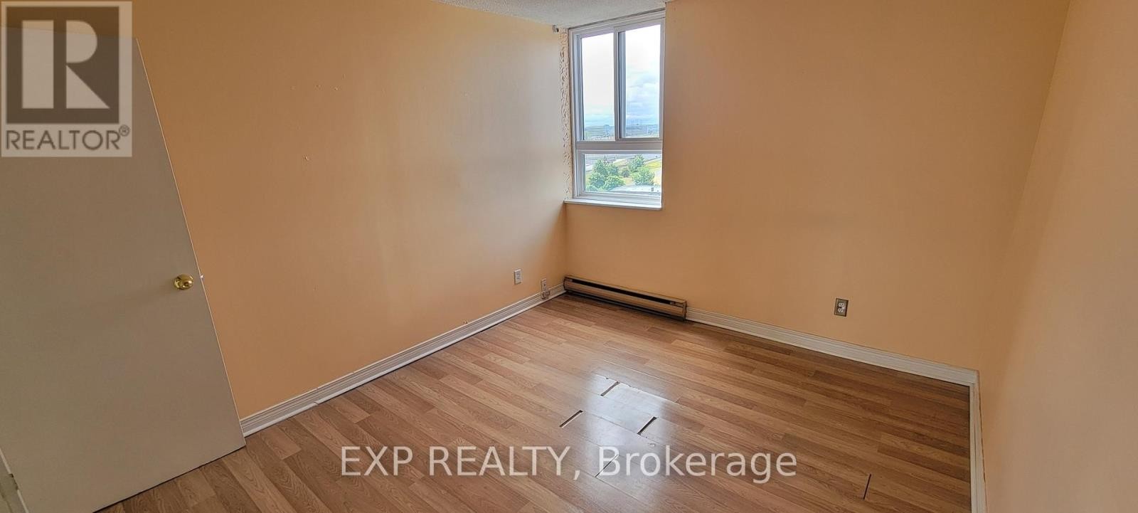 












1214 - 2000 JASMINE CRESCENT

,
Ottawa,




Ontario
K1J8K4

