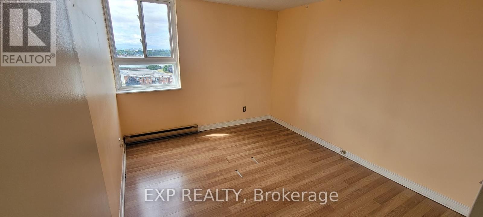 












1214 - 2000 JASMINE CRESCENT

,
Ottawa,




Ontario
K1J8K4

