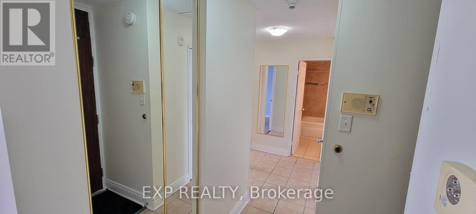 












1214 - 2000 JASMINE CRESCENT

,
Ottawa,




Ontario
K1J8K4

