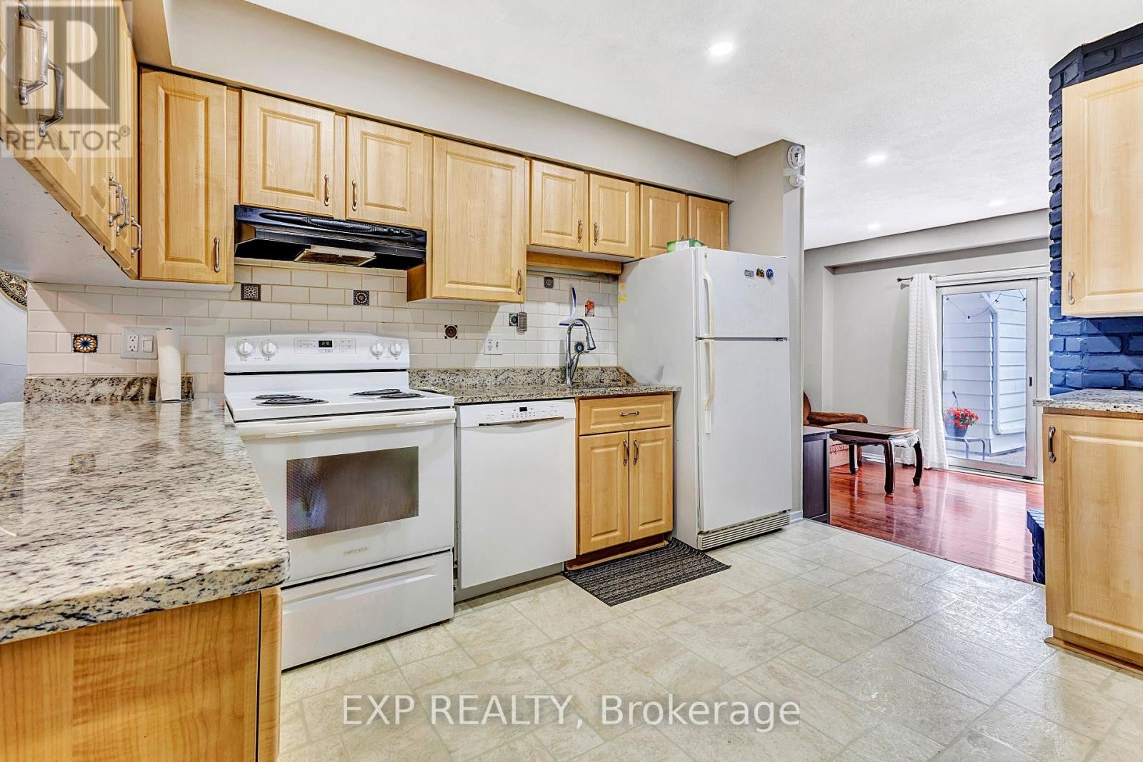 












68 RAMSGATE PVT PRIVATE

,
Ottawa,




Ontario
K1V8M4

