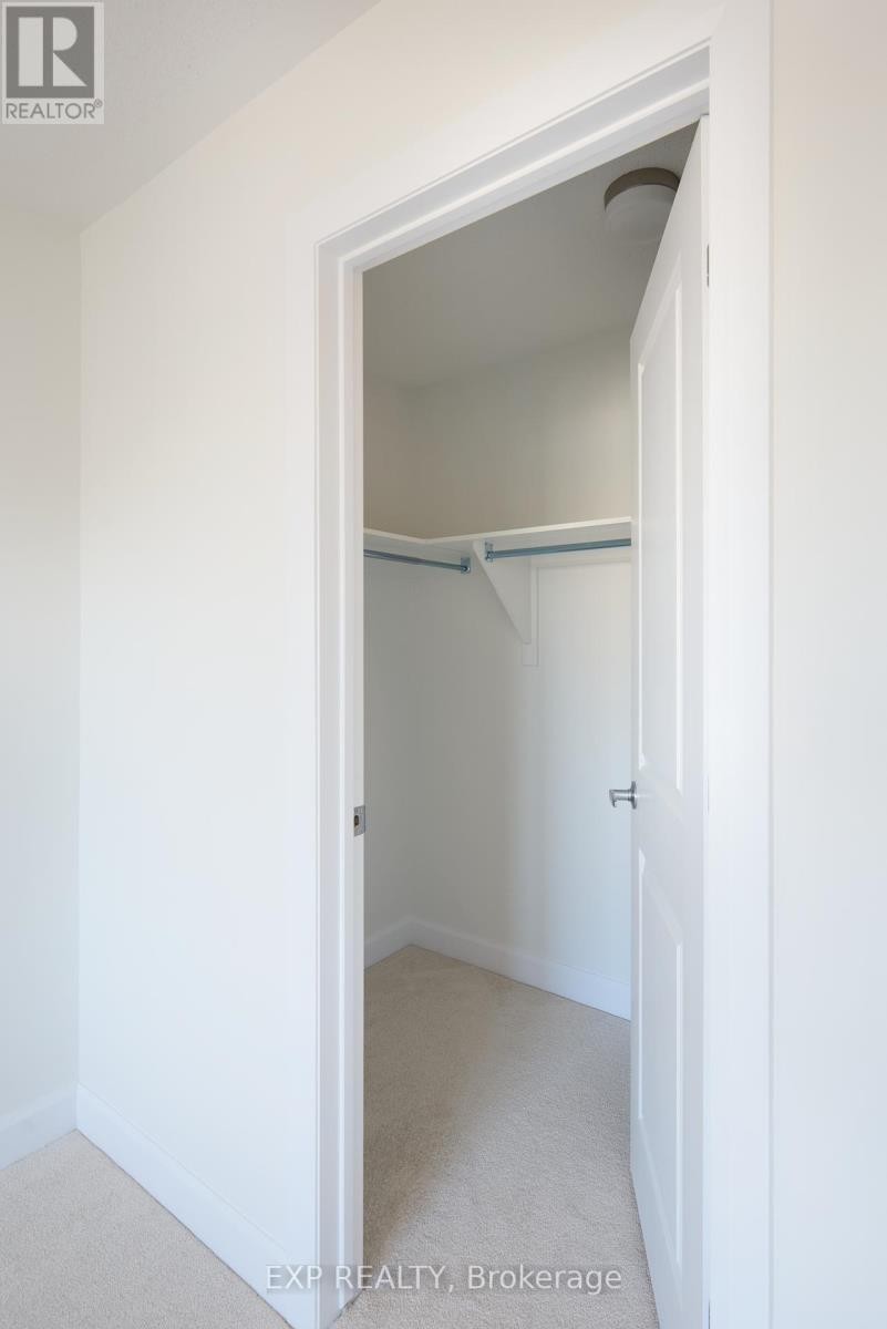 












509 ROUNDHOUSE CRESCENT

,
Ottawa,




Ontario
K2S2Y1

