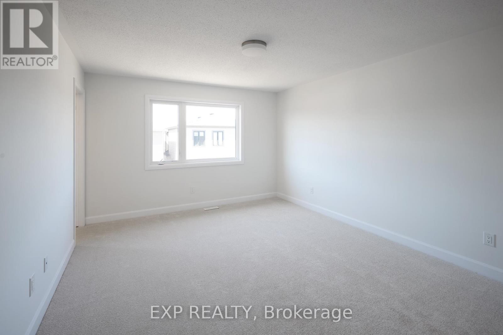 












509 ROUNDHOUSE CRESCENT

,
Ottawa,




Ontario
K2S2Y1

