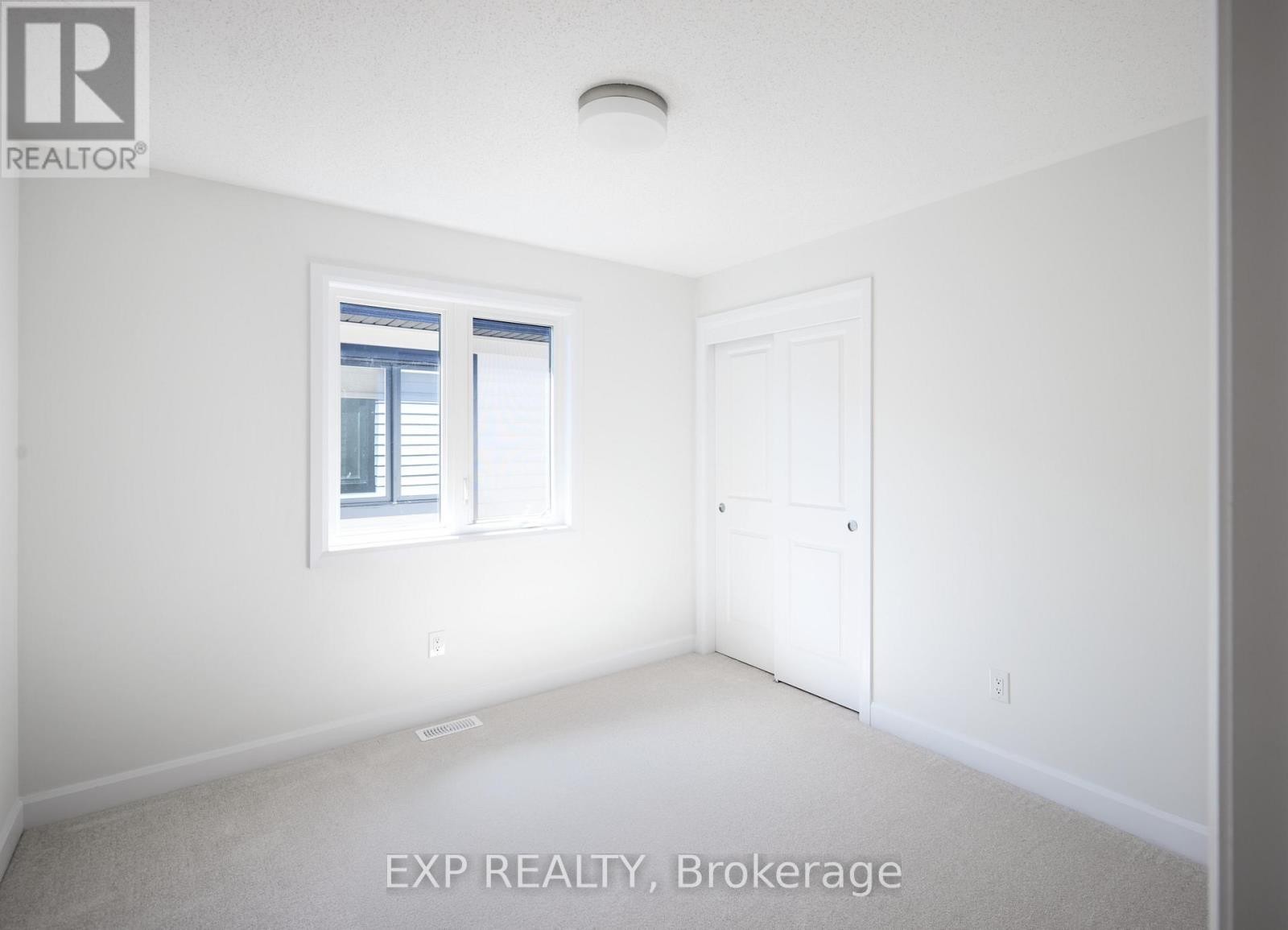 












509 ROUNDHOUSE CRESCENT

,
Ottawa,




Ontario
K2S2Y1

