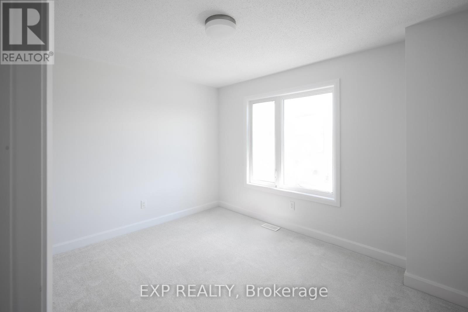 












509 ROUNDHOUSE CRESCENT

,
Ottawa,




Ontario
K2S2Y1

