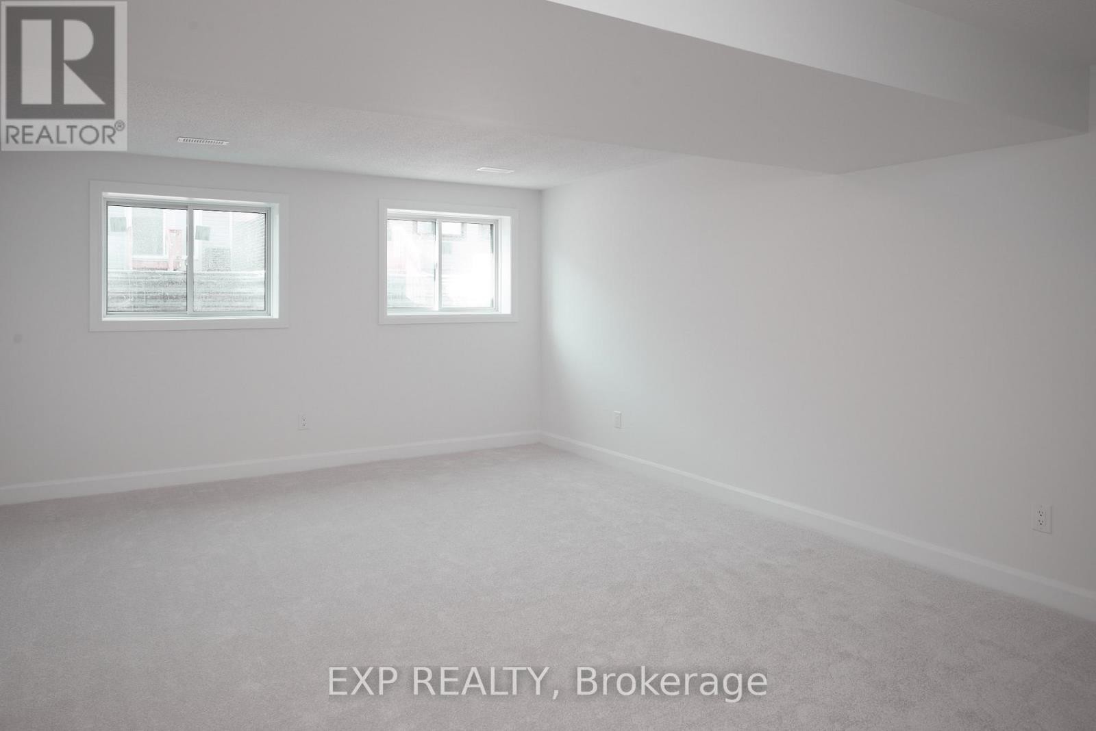 












509 ROUNDHOUSE CRESCENT

,
Ottawa,




Ontario
K2S2Y1

