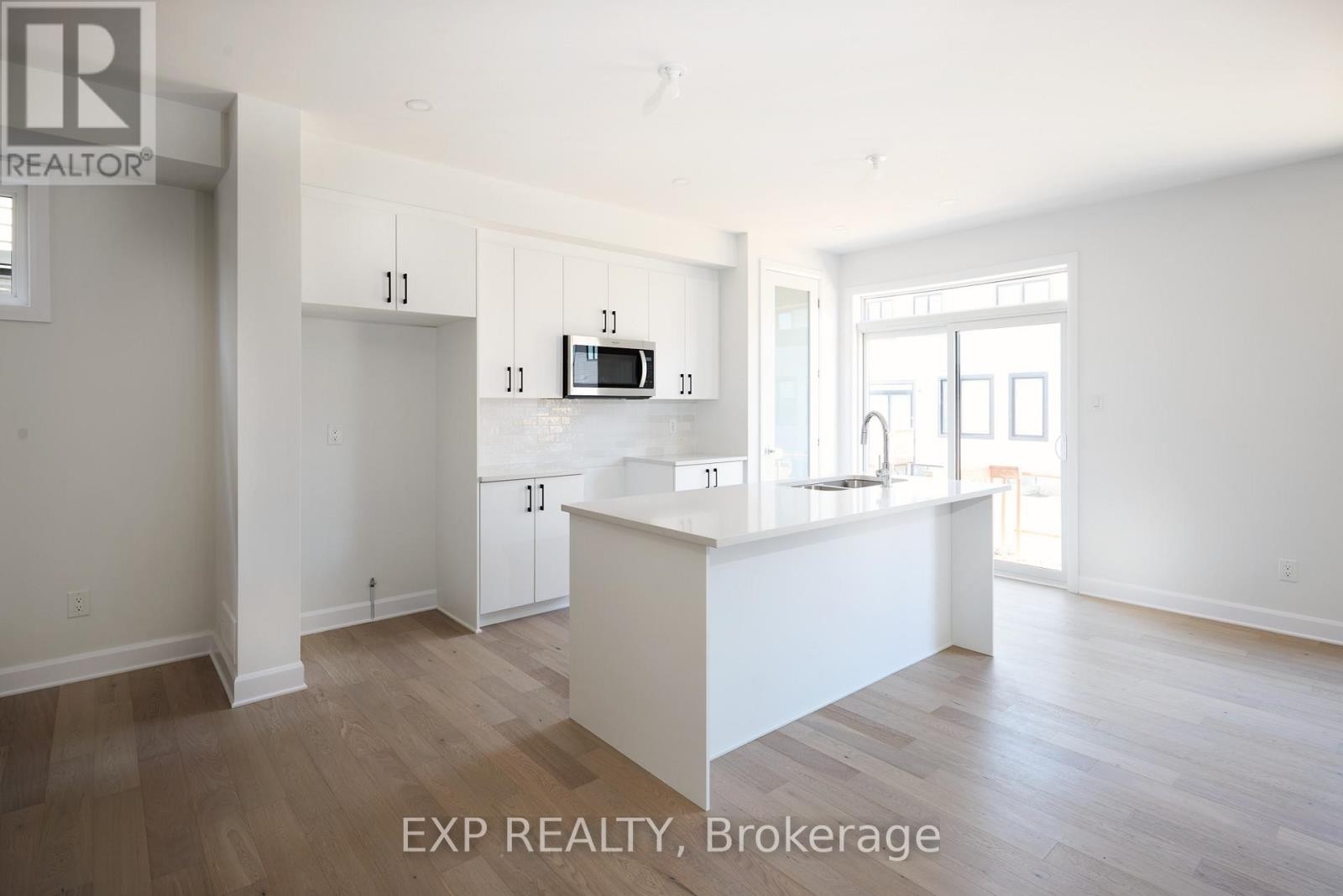 












509 ROUNDHOUSE CRESCENT

,
Ottawa,




Ontario
K2S2Y1

