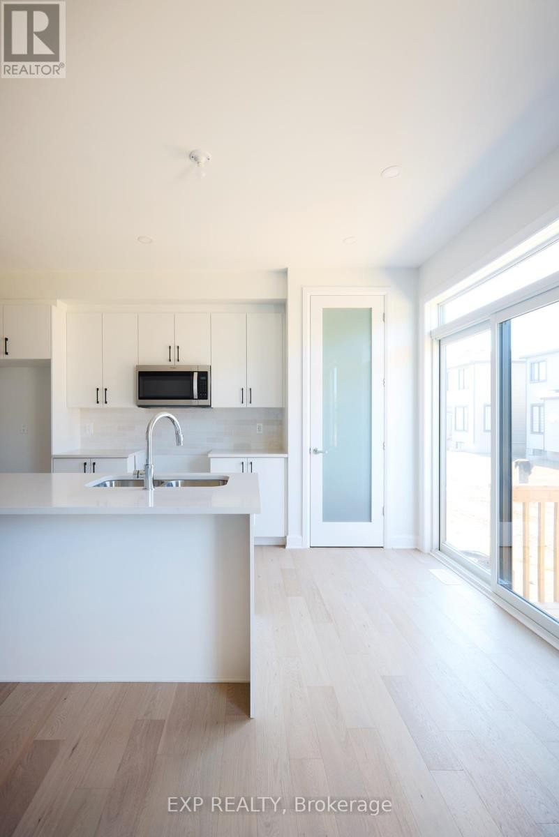 












509 ROUNDHOUSE CRESCENT

,
Ottawa,




Ontario
K2S2Y1

