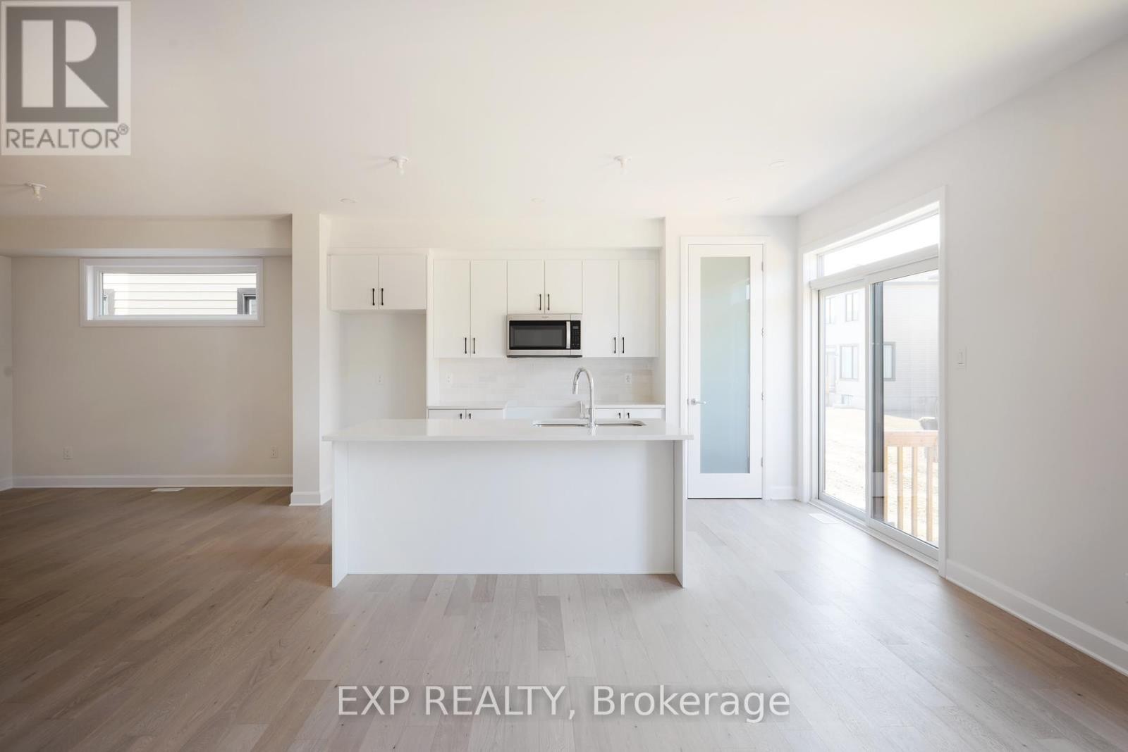 












509 ROUNDHOUSE CRESCENT

,
Ottawa,




Ontario
K2S2Y1

