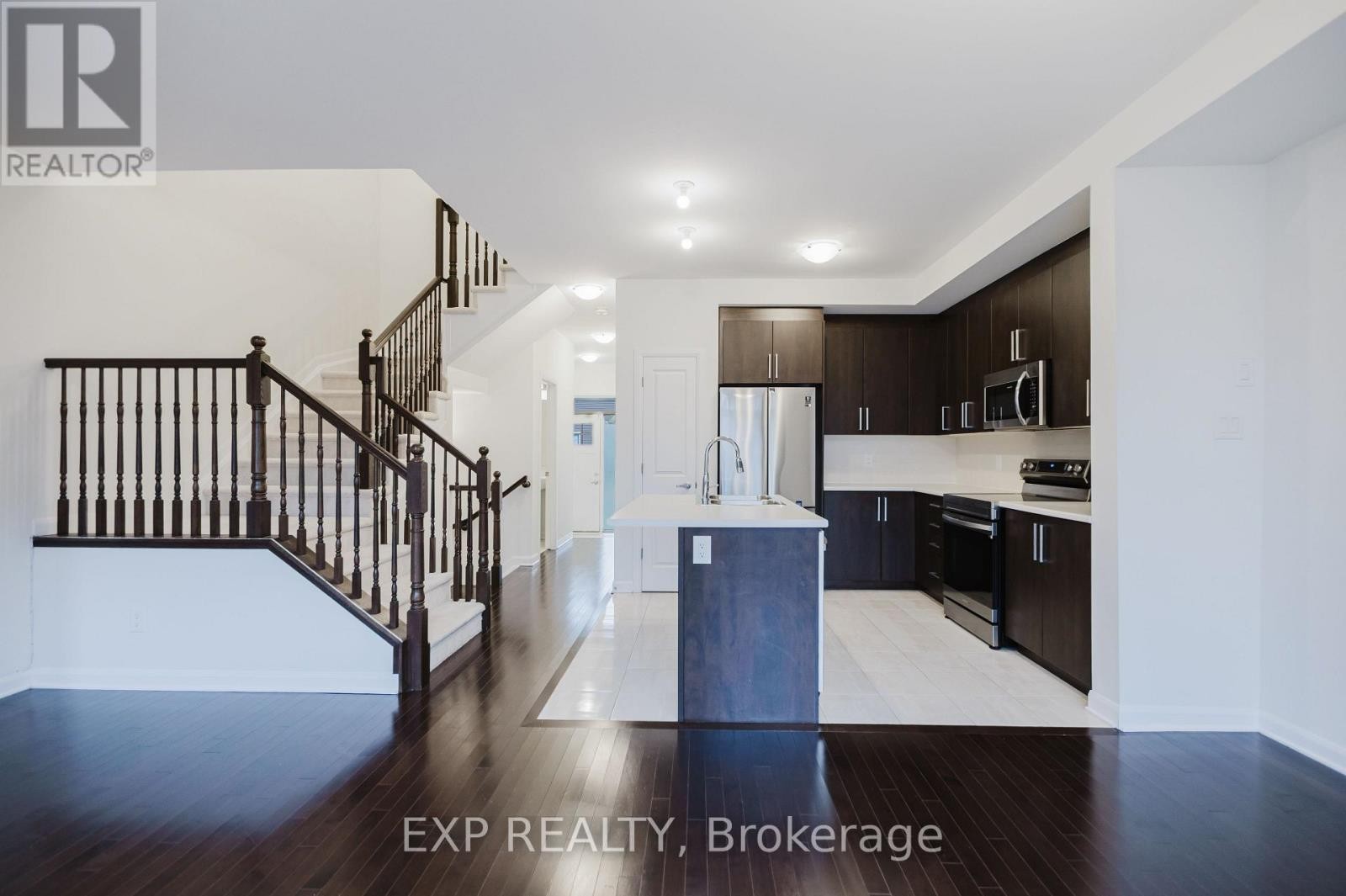 












92 NATARE PLACE

,
Ottawa,




Ontario
K2T0P2

