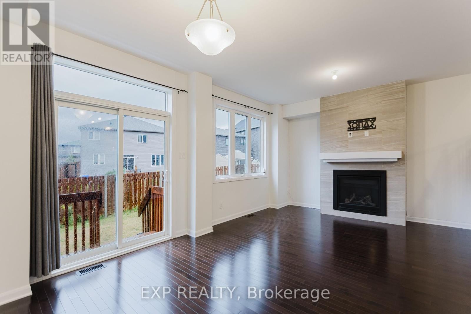 












92 NATARE PLACE

,
Ottawa,




Ontario
K2T0P2

