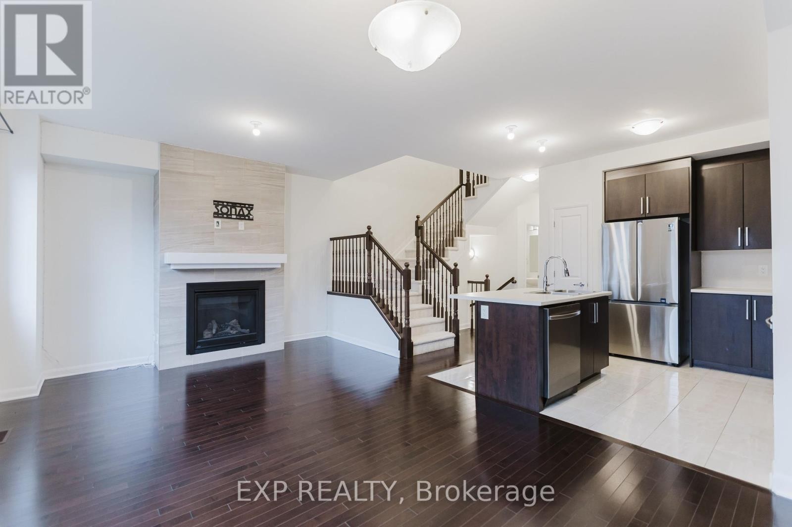 












92 NATARE PLACE

,
Ottawa,




Ontario
K2T0P2

