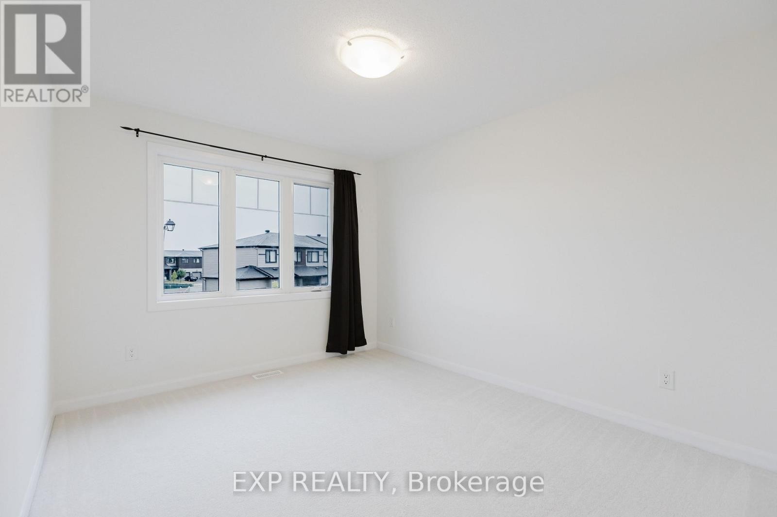 












92 NATARE PLACE

,
Ottawa,




Ontario
K2T0P2

