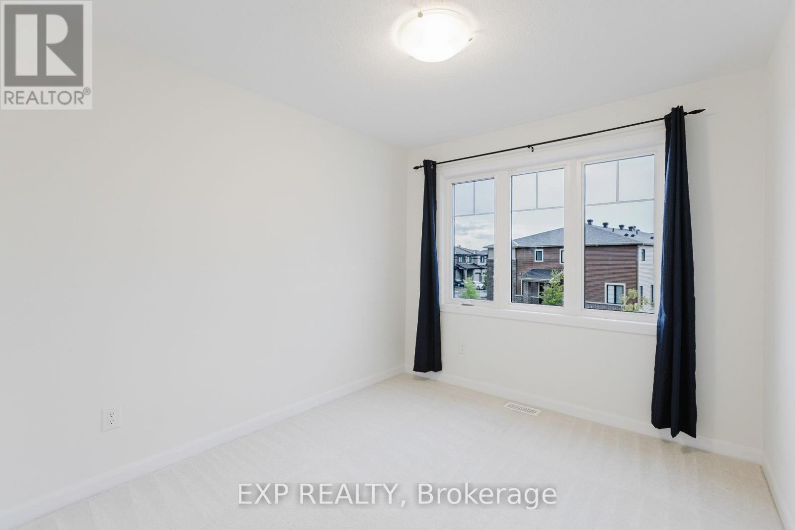 












92 NATARE PLACE

,
Ottawa,




Ontario
K2T0P2

