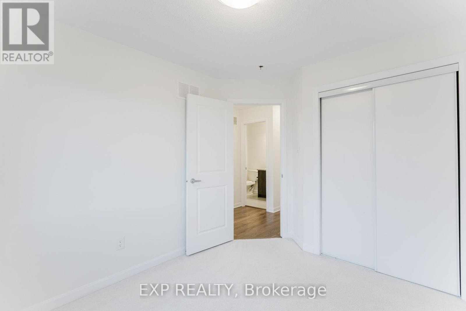 












92 NATARE PLACE

,
Ottawa,




Ontario
K2T0P2

