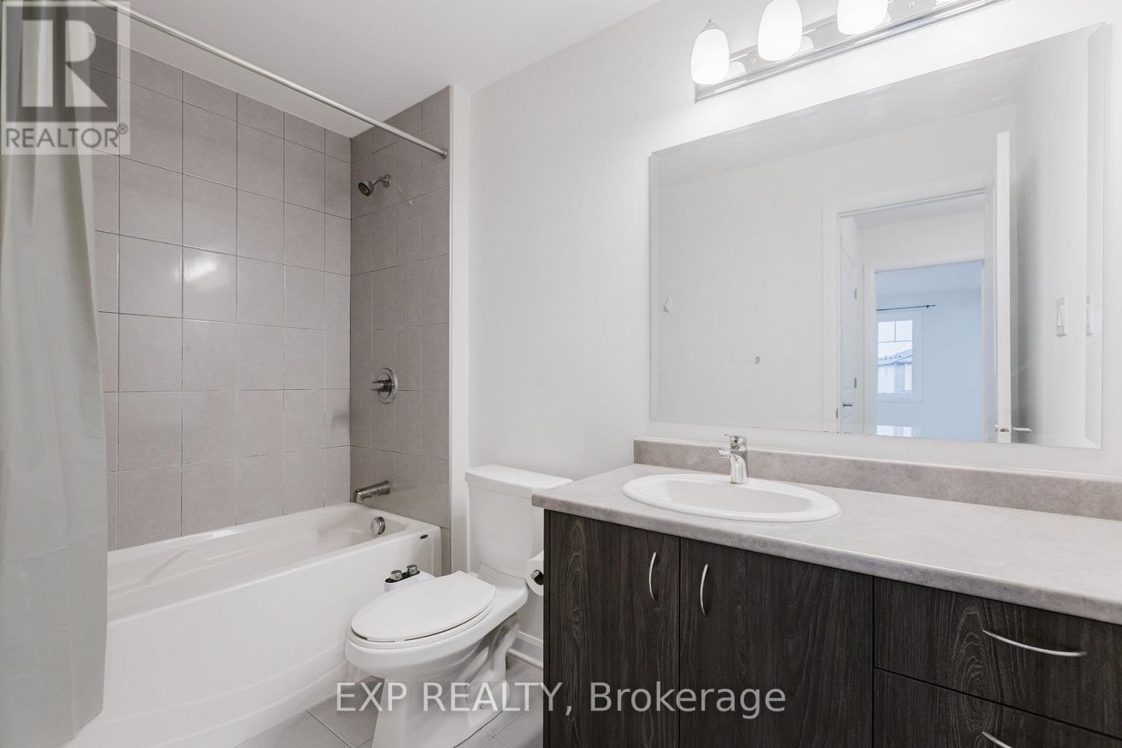 












92 NATARE PLACE

,
Ottawa,




Ontario
K2T0P2

