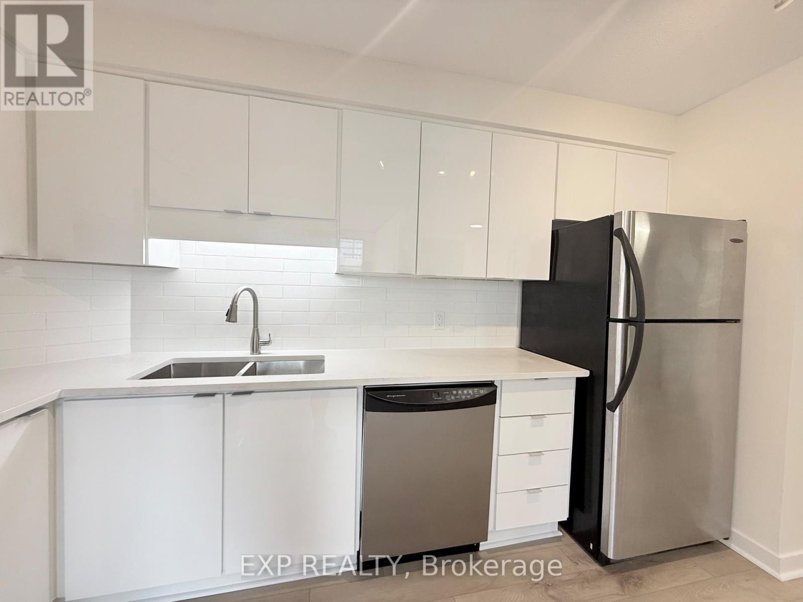 












2102 - 470 LAURIER AVENUE W

,
Ottawa,




Ontario
K1R7W9

