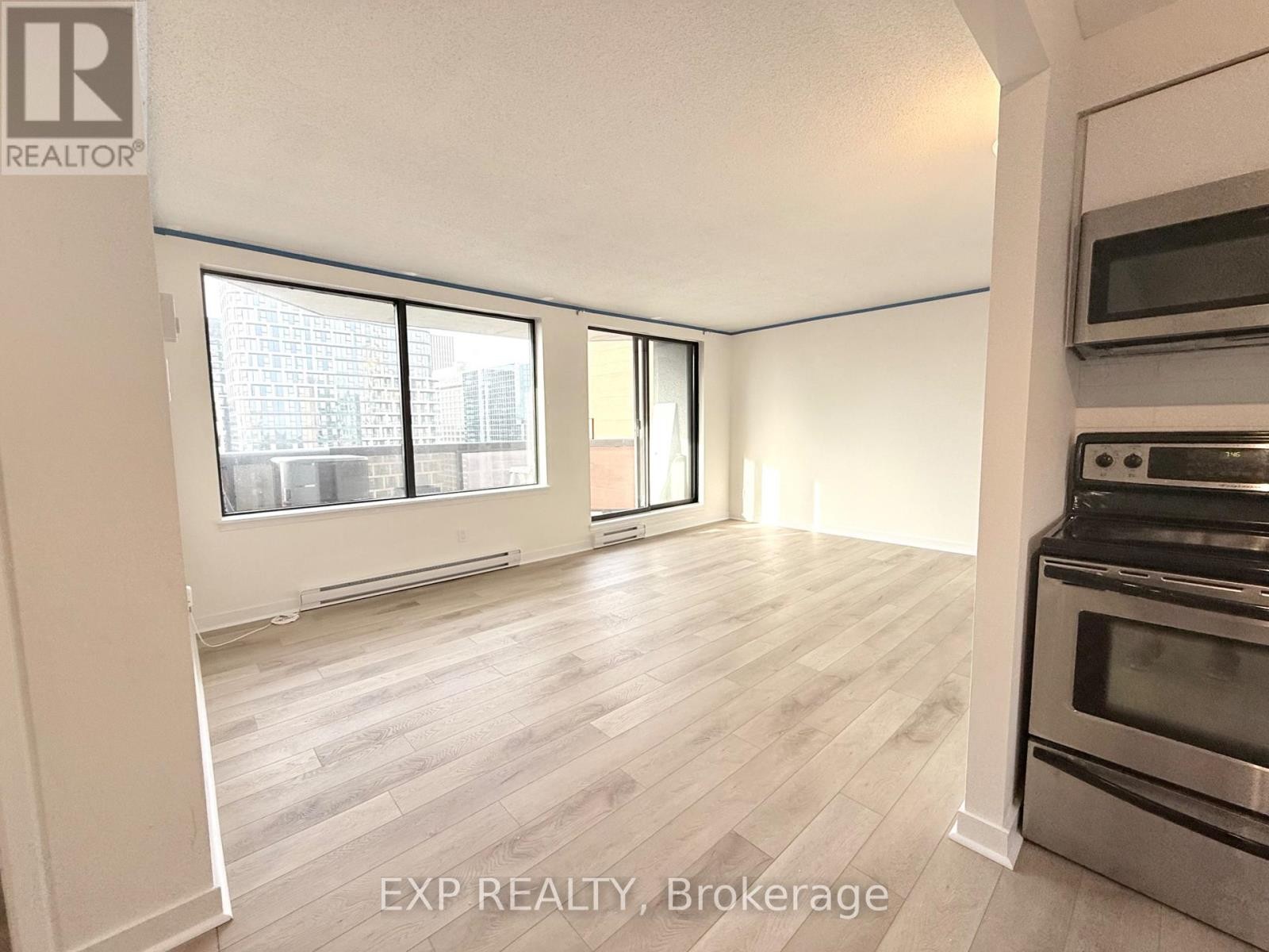 












2102 - 470 LAURIER AVENUE W

,
Ottawa,




Ontario
K1R7W9

