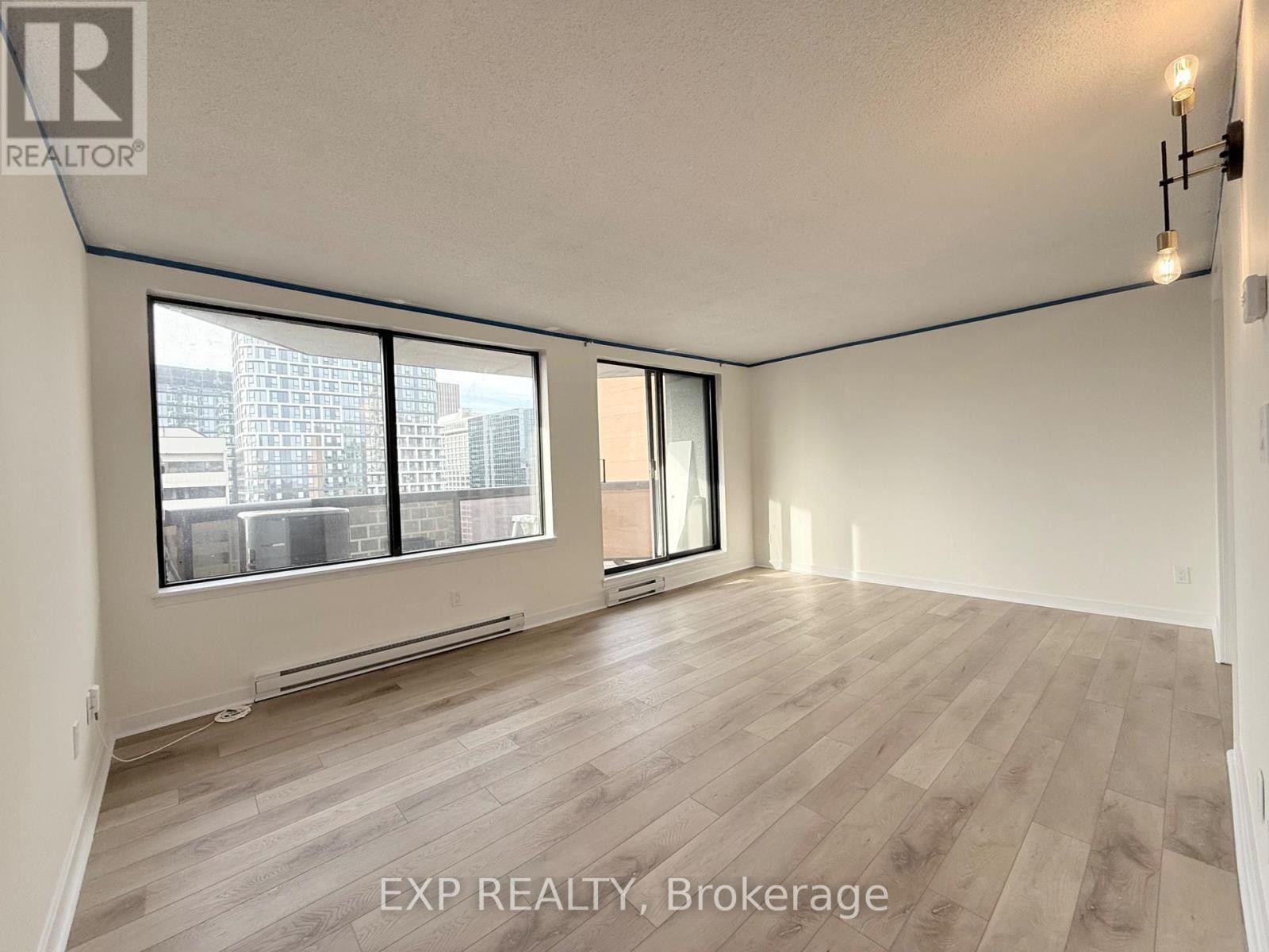 












2102 - 470 LAURIER AVENUE W

,
Ottawa,




Ontario
K1R7W9

