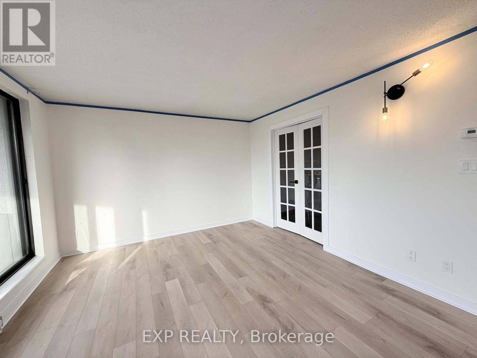 












2102 - 470 LAURIER AVENUE W

,
Ottawa,




Ontario
K1R7W9

