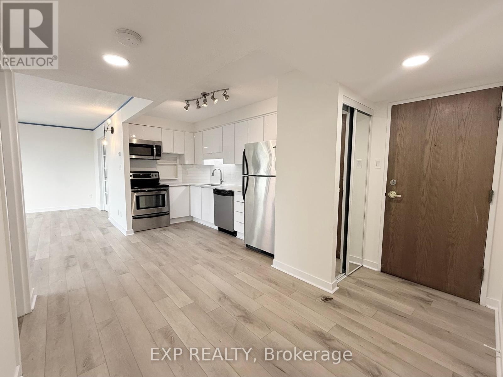 












2102 - 470 LAURIER AVENUE W

,
Ottawa,




Ontario
K1R7W9

