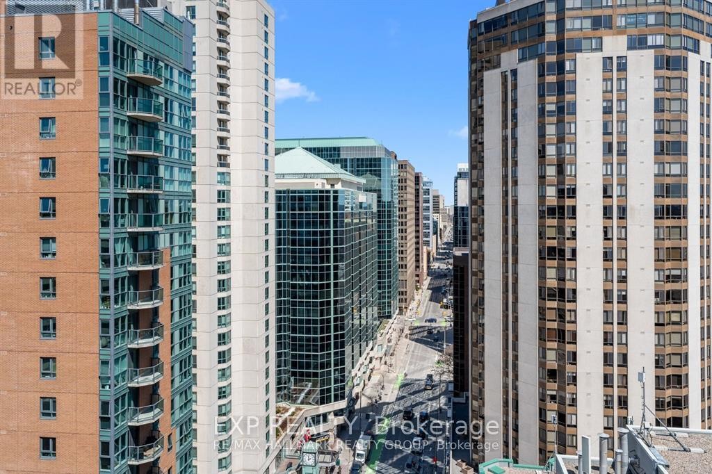 












2102 - 470 LAURIER AVENUE W

,
Ottawa,




Ontario
K1R7W9

