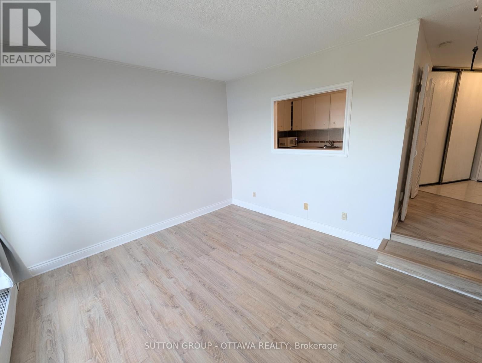 












2512 - 1081 AMBLESIDE DRIVE

,
Ottawa,




Ontario
K2B8C8

