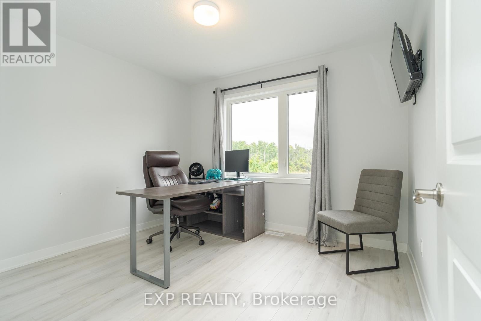 












676 QUILTER ROW

,
Ottawa,




Ontario
K0A2Z0

