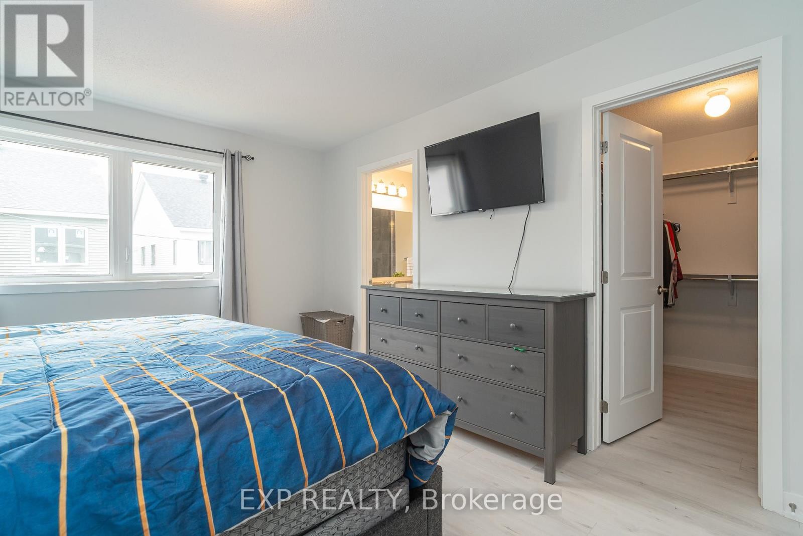 












676 QUILTER ROW

,
Ottawa,




Ontario
K0A2Z0

