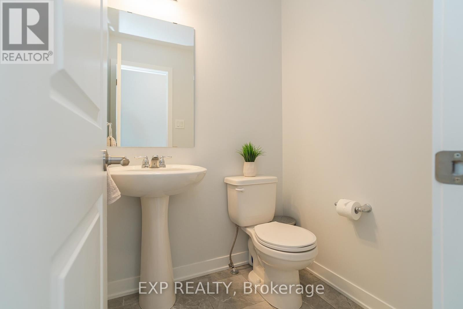 












676 QUILTER ROW

,
Ottawa,




Ontario
K0A2Z0

