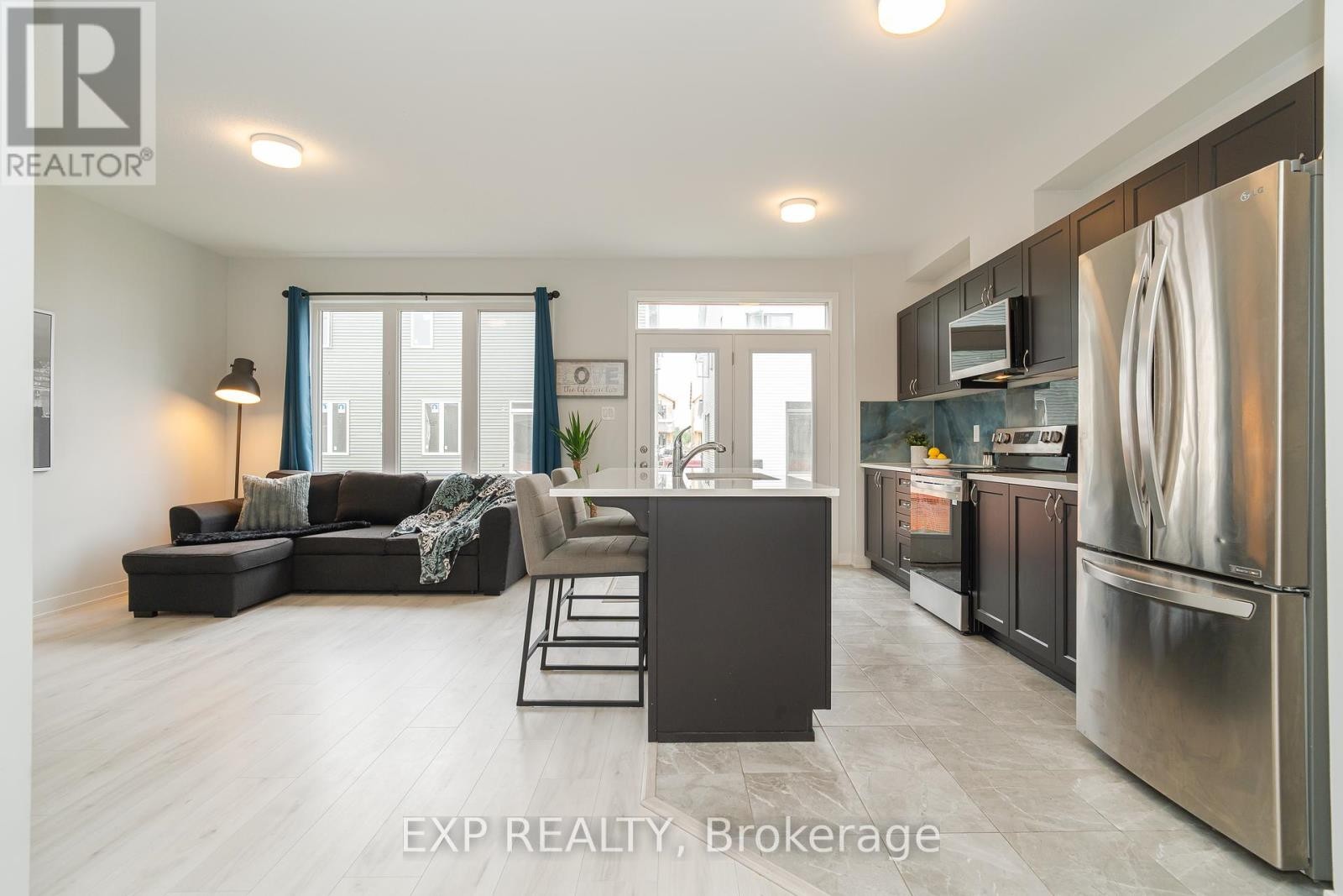 












676 QUILTER ROW

,
Ottawa,




Ontario
K0A2Z0

