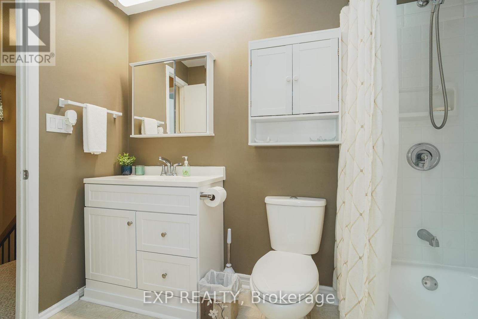 












66 MALVERN DRIVE

,
Ottawa,




Ontario
K2J1M1

