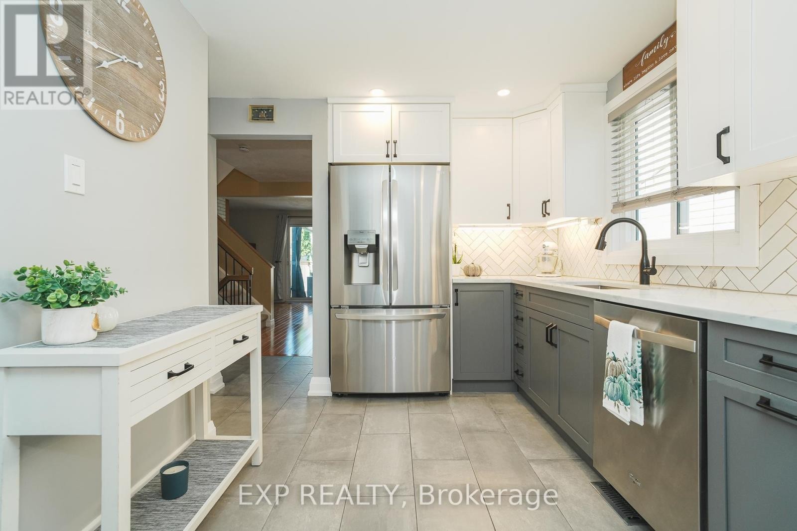 












66 MALVERN DRIVE

,
Ottawa,




Ontario
K2J1M1

