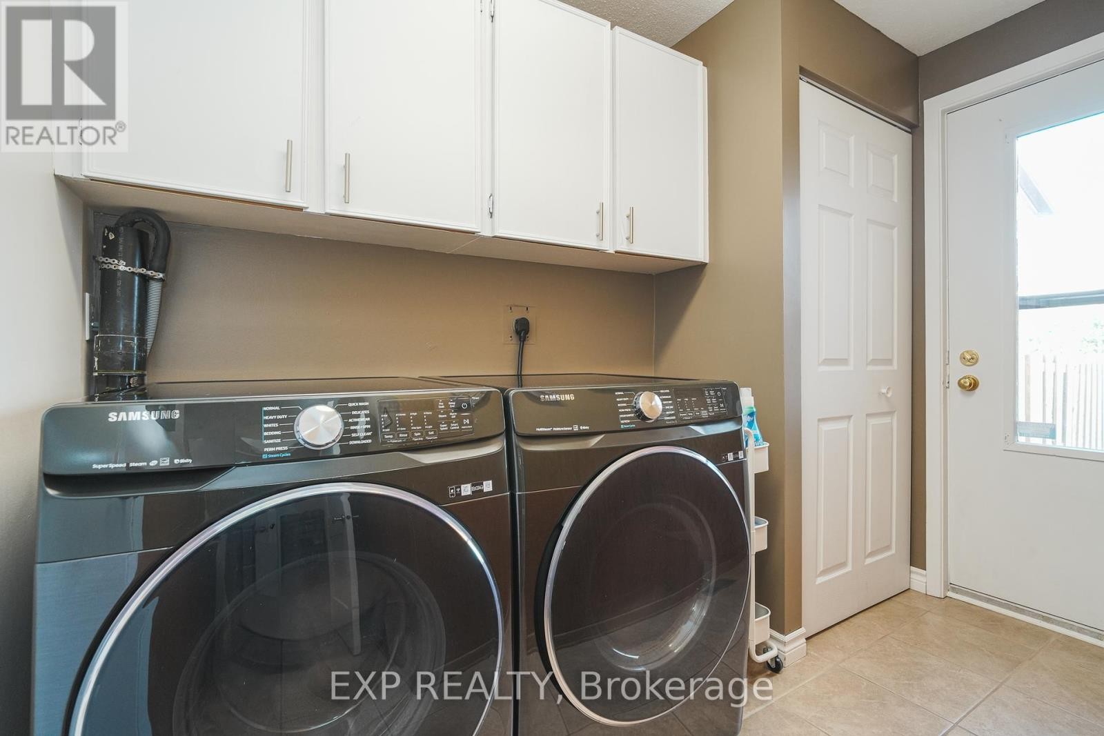 












66 MALVERN DRIVE

,
Ottawa,




Ontario
K2J1M1

