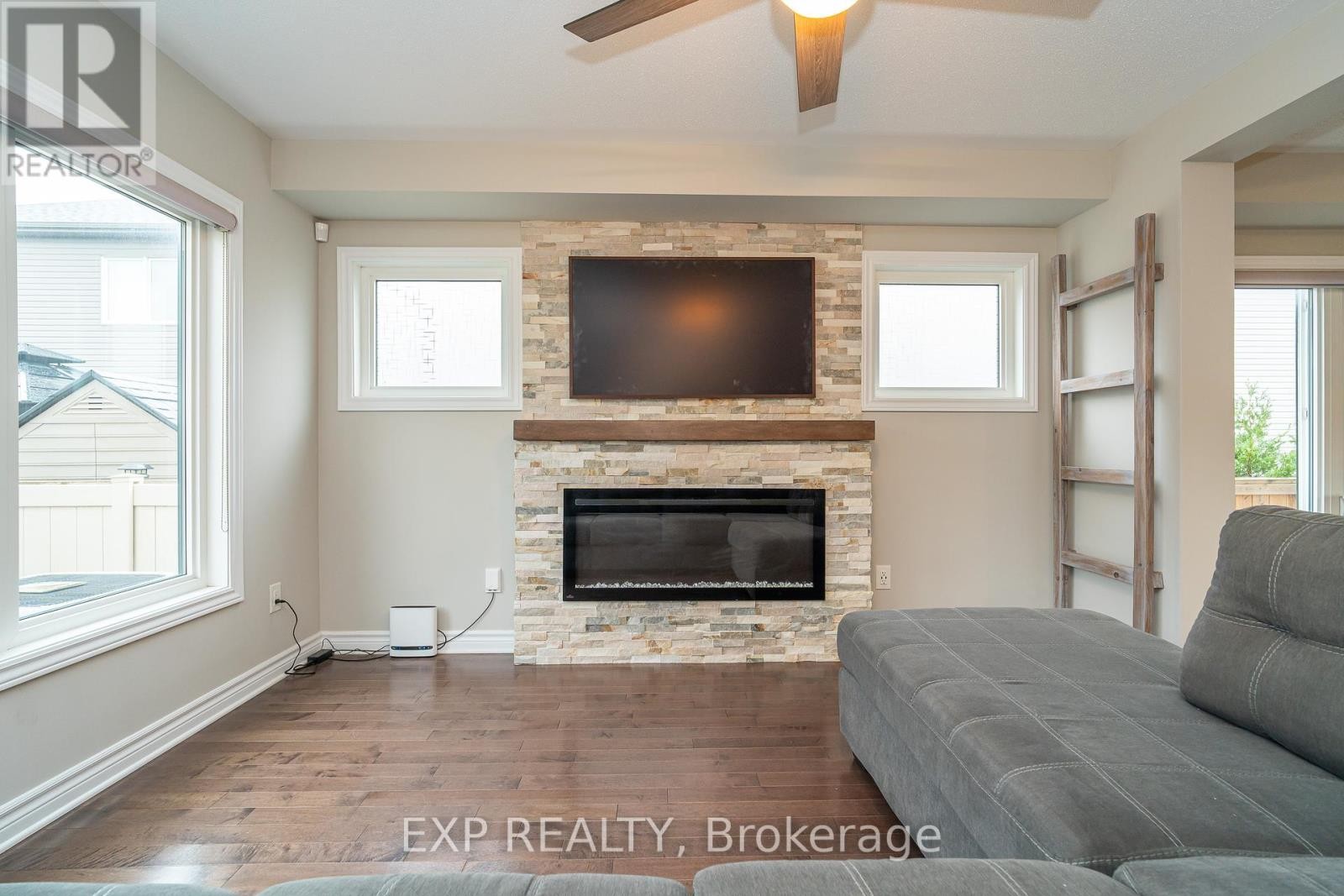 












3545 WOODROFFE AVENUE

,
Ottawa,




Ontario
K2G7A8

