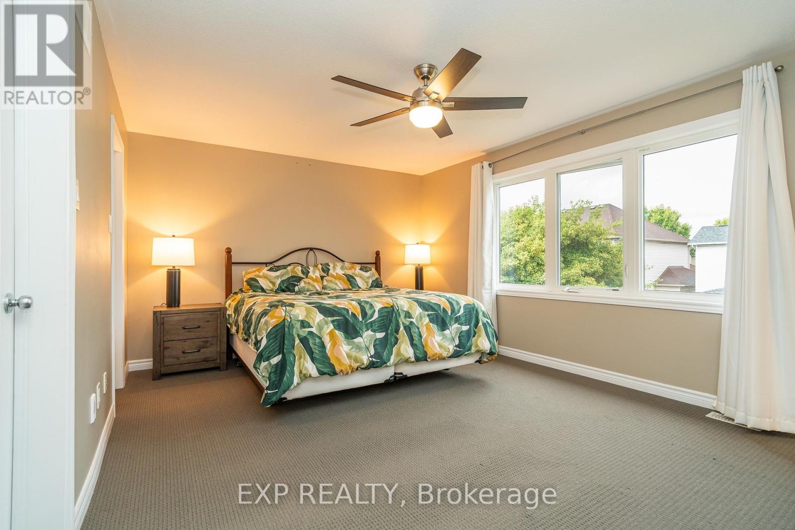 












3545 WOODROFFE AVENUE

,
Ottawa,




Ontario
K2G7A8

