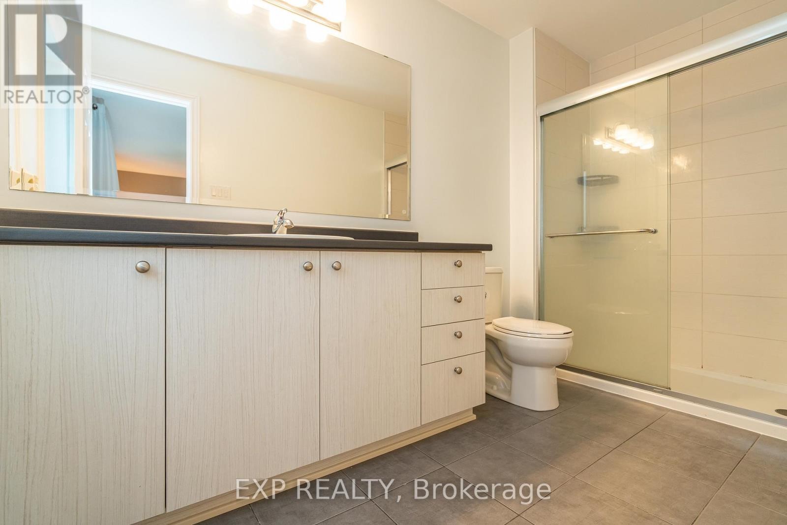 












3545 WOODROFFE AVENUE

,
Ottawa,




Ontario
K2G7A8

