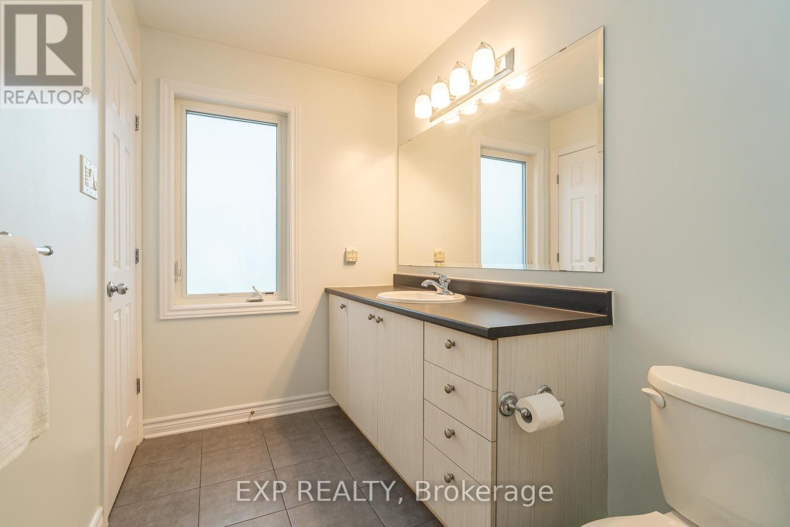 












3545 WOODROFFE AVENUE

,
Ottawa,




Ontario
K2G7A8

