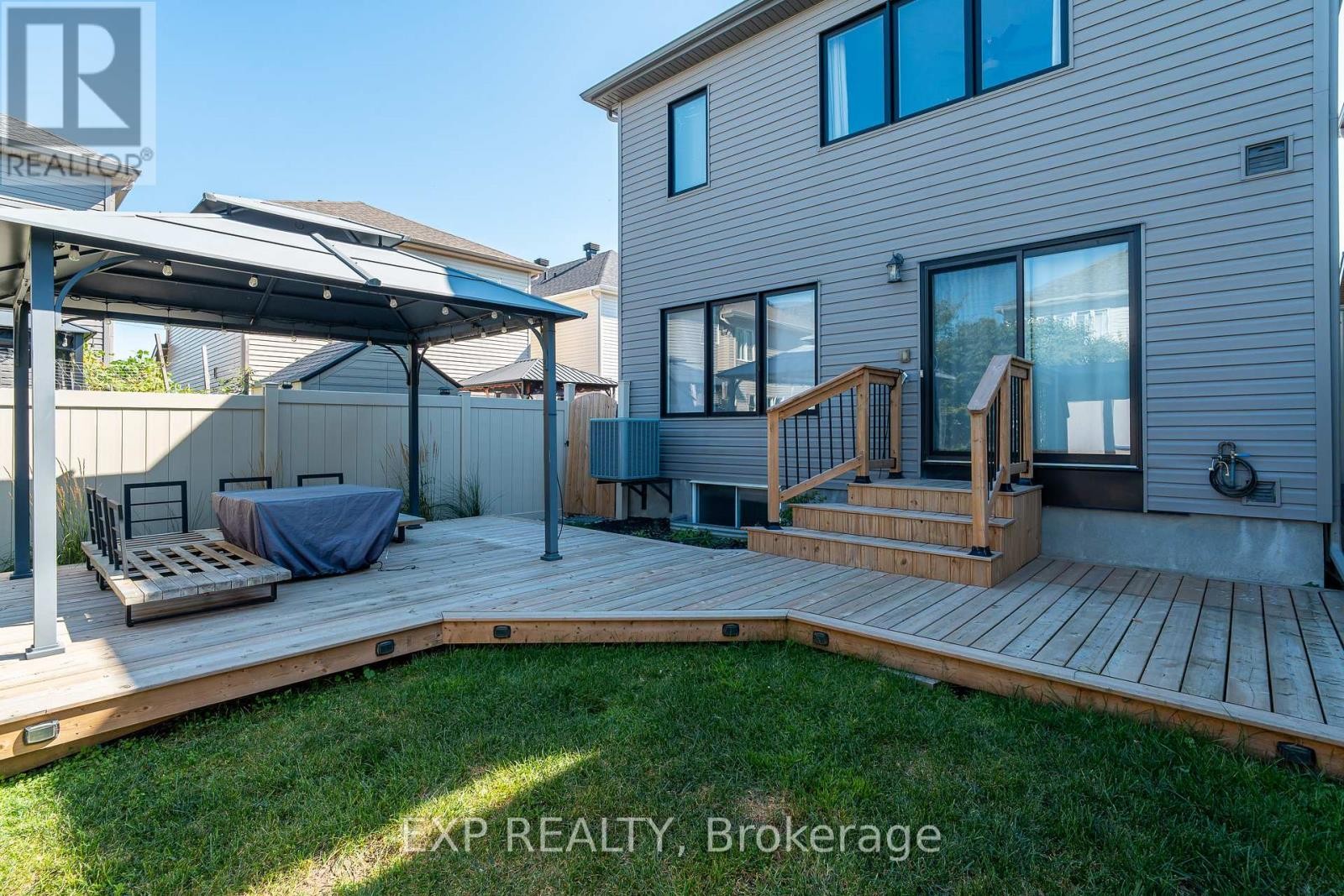 












3545 WOODROFFE AVENUE

,
Ottawa,




Ontario
K2G7A8

