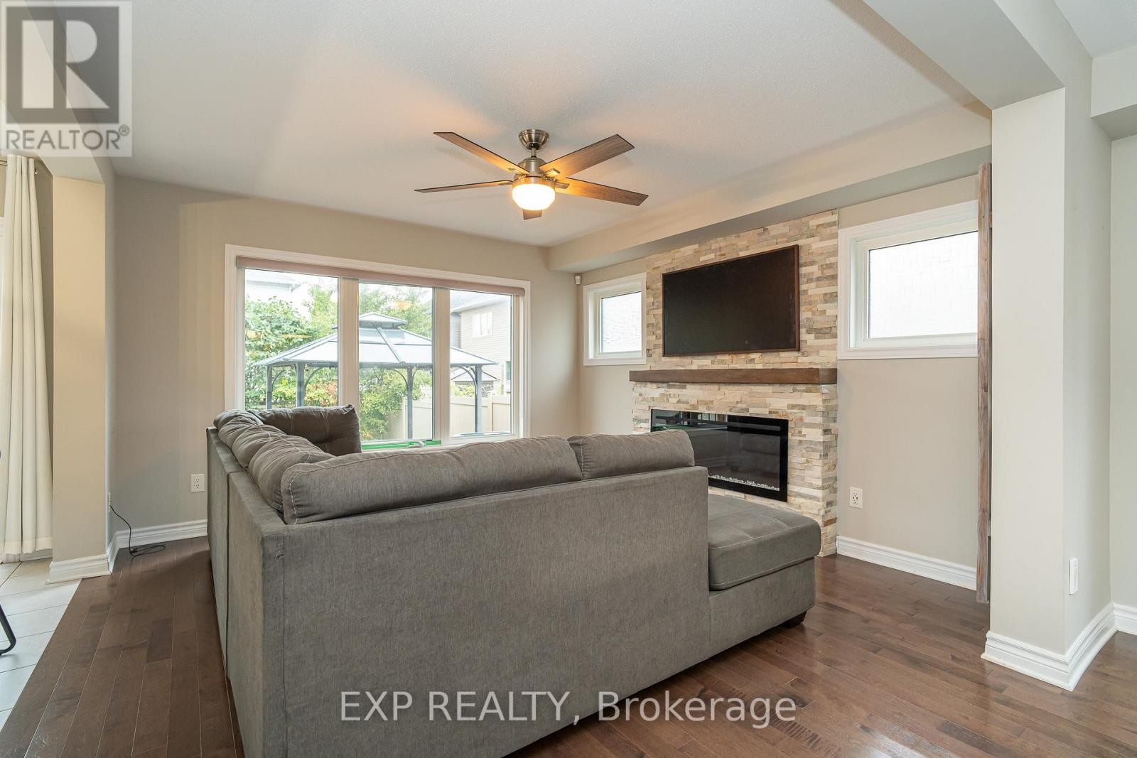 












3545 WOODROFFE AVENUE

,
Ottawa,




Ontario
K2G7A8

