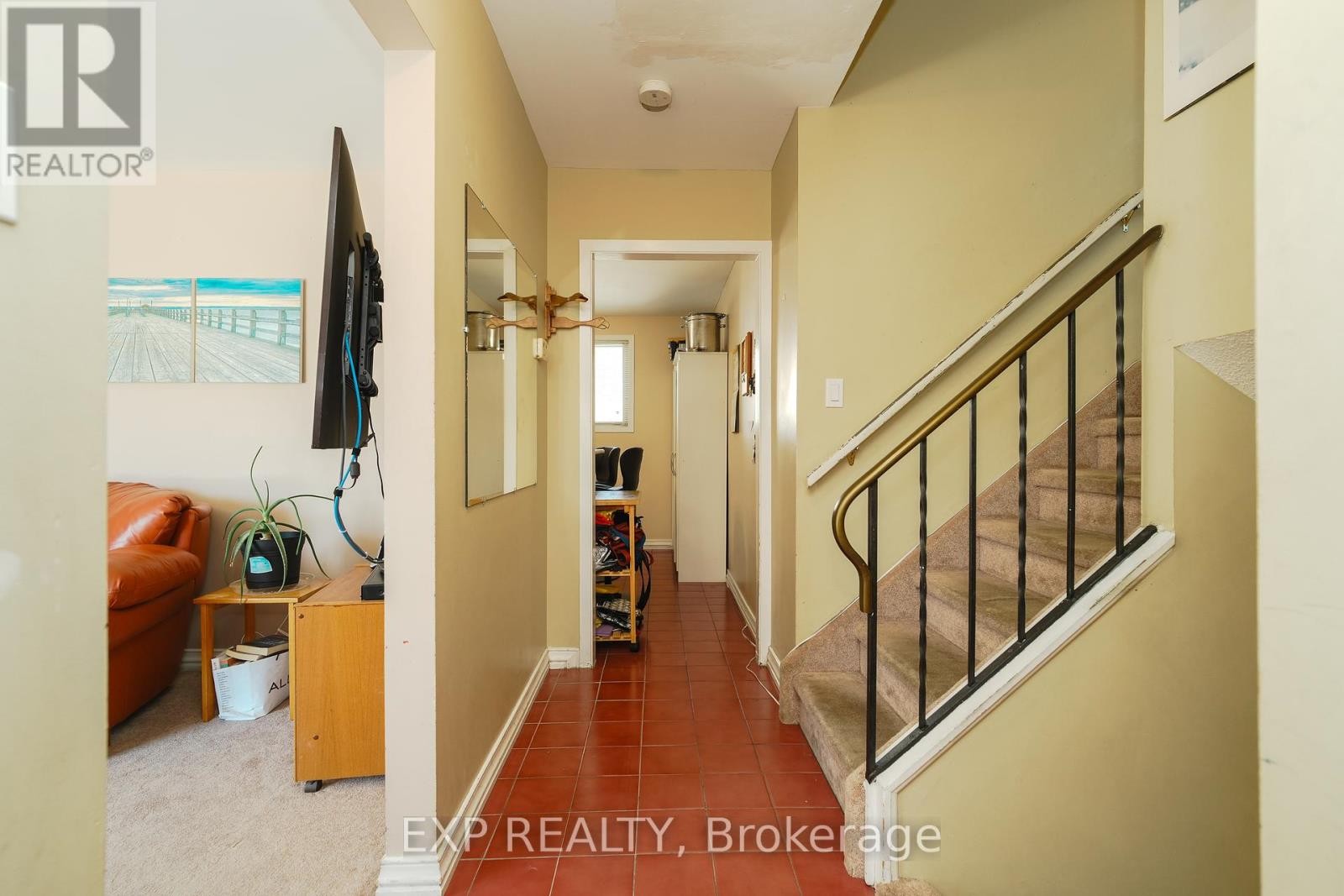 












36 KEEWATIN CRESCENT

,
Ottawa,




Ontario
K2E6Z1

