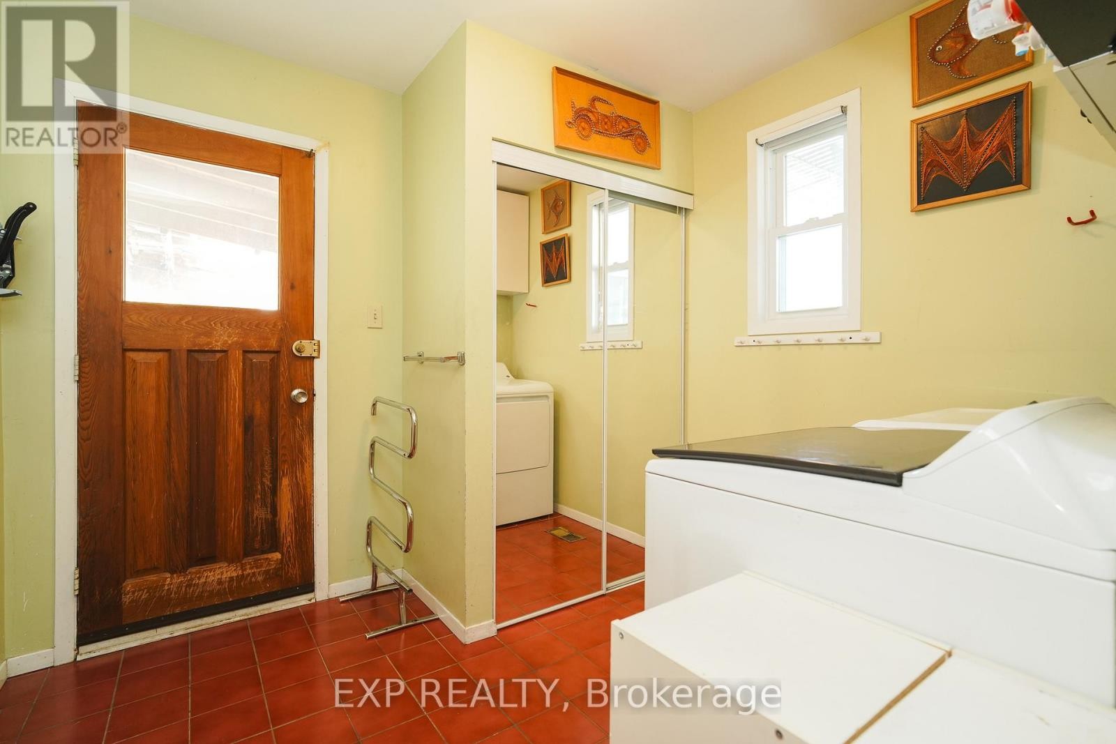 












36 KEEWATIN CRESCENT

,
Ottawa,




Ontario
K2E6Z1

