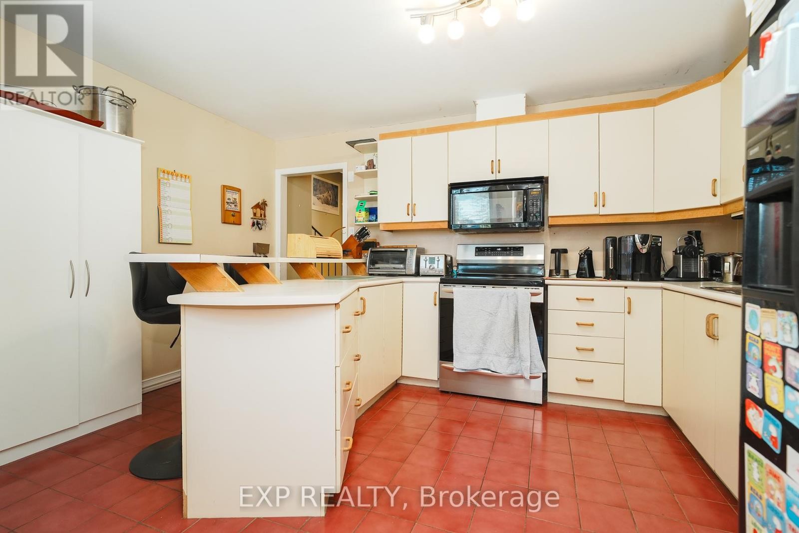 












36 KEEWATIN CRESCENT

,
Ottawa,




Ontario
K2E6Z1

