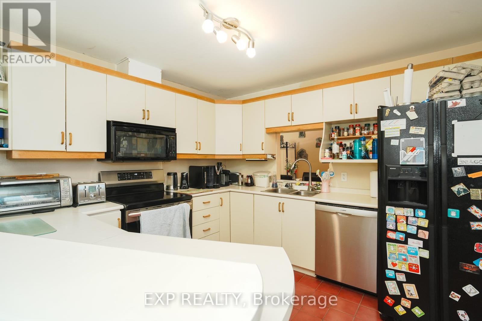 












36 KEEWATIN CRESCENT

,
Ottawa,




Ontario
K2E6Z1

