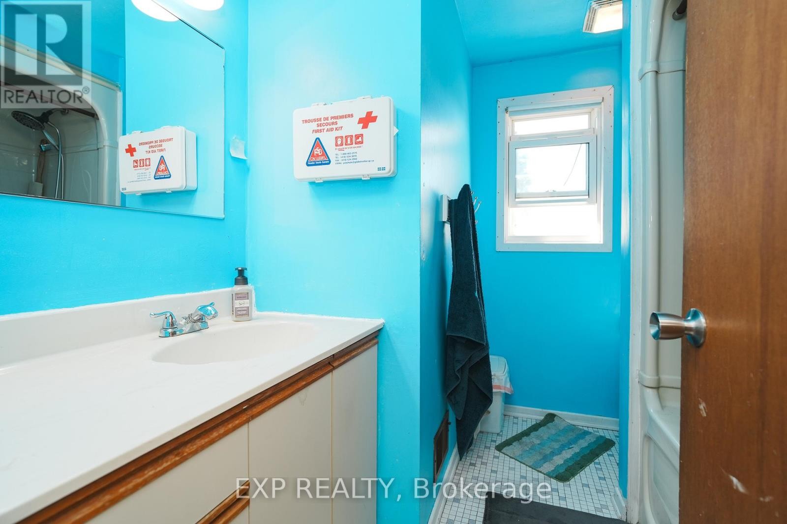 












36 KEEWATIN CRESCENT

,
Ottawa,




Ontario
K2E6Z1

